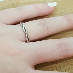 Jewelry - 925 Sterling Silver Infinity Ring Size 7 J66 Jewelry - 925 Sterling Silver Infinity Ring Size 7 J66